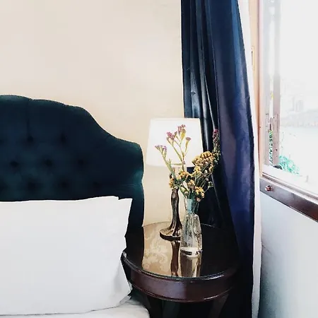 ゲストハウス Five Seasons