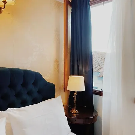 Five Seasons Pensionat 3*