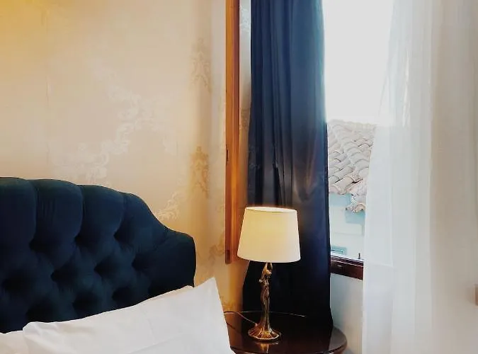 Five Seasons Pensionat 3*