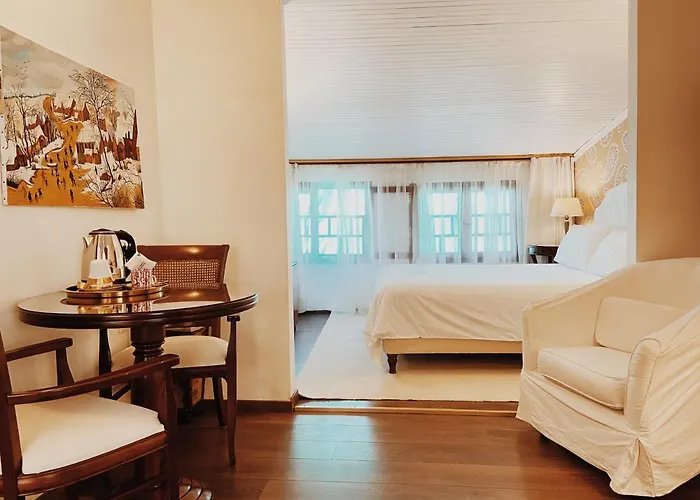 Pensionat Five Seasons 3*