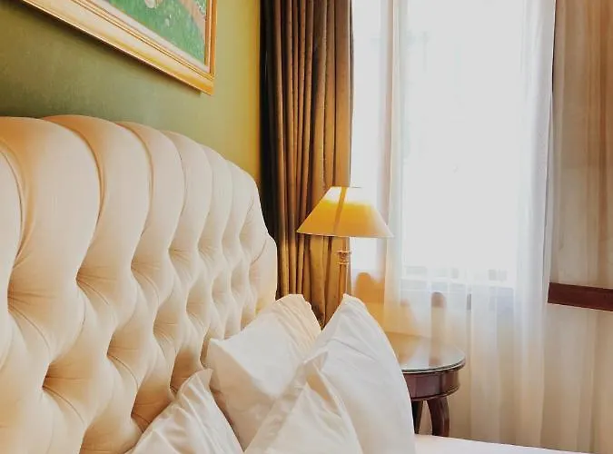 Five Seasons Pensionat 3*